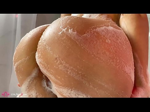 ❤️ 布鲁内特在淋浴时用振动器自慰阴部达到强烈的高潮 ❤❌ Anal porn❤
